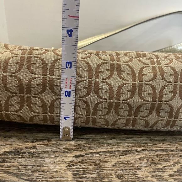 Fossil Vintage Brown Shoulder Bag. Hobo style. Pre-owned. Great condition. - Picture 14 of 15